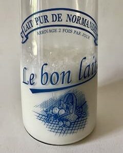 Bouteille ‘lait pur de Normandie »